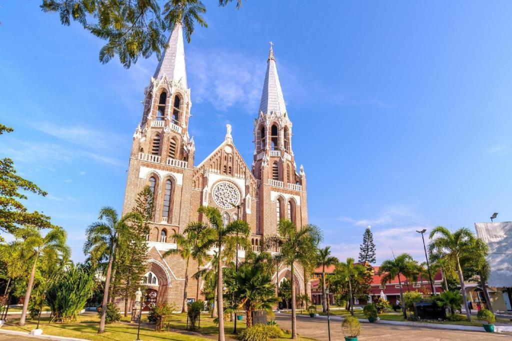 Yangon Urban Hotel Kültér fotó